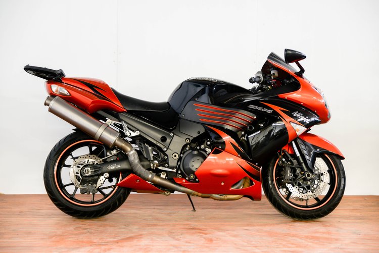 √  2009 Kawasaki Ninja ZX-14 Monster Energy with Zero Miles